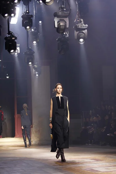 Look 39